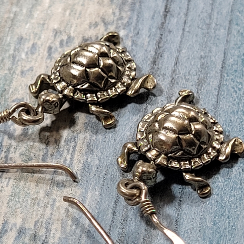 Sterling Turtle Earrings. - Picture 11 of 11